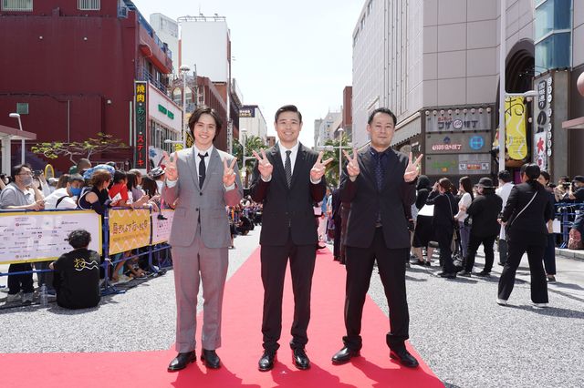 沖縄国際映画祭レッドカーペットの様子（3枚目）