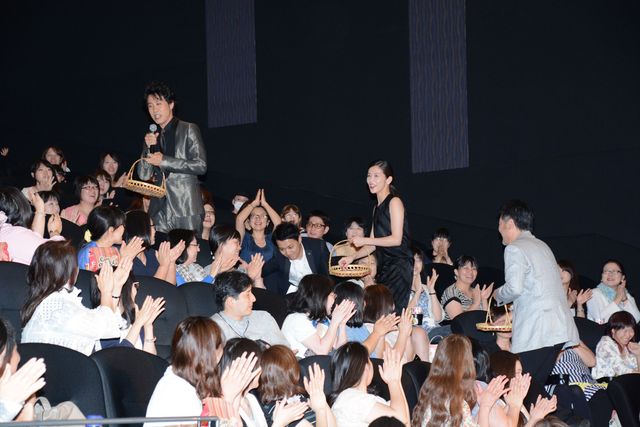 大泉洋、主演作ヒットにガッツポーズ！『駆込み女と駆出し男』大ヒット御礼舞台あいさつフォトギャラリー（4枚目）