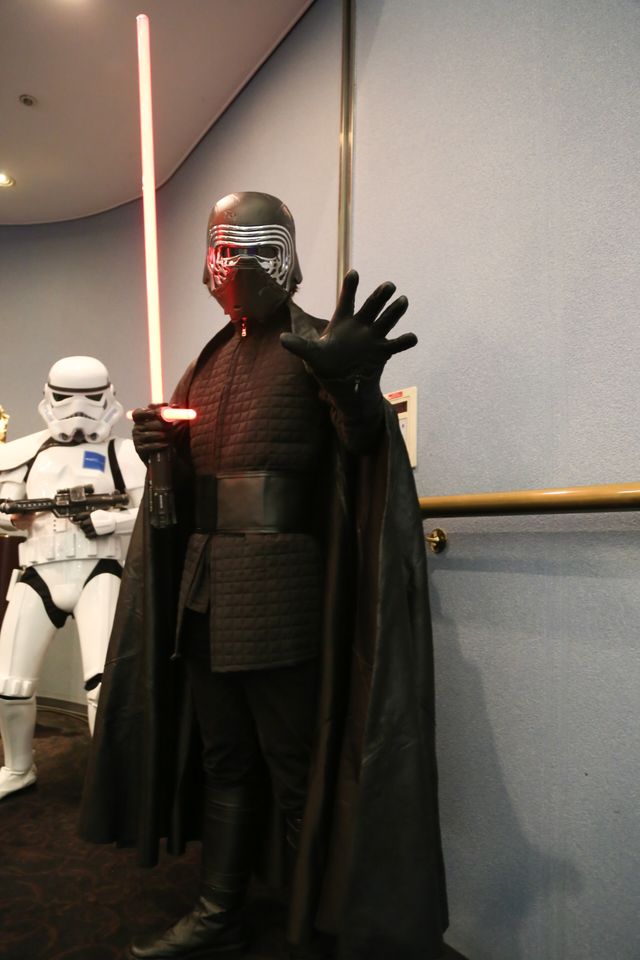 聖地・日劇で盛り上がるSWファンたち！祭りだよ（12枚目）