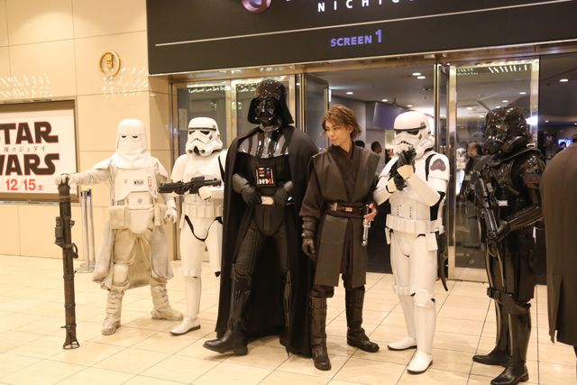 聖地・日劇で盛り上がるSWファンたち！祭りだよ（18枚目）