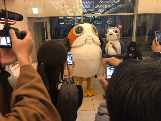 聖地・日劇で盛り上がるSWファンたち！祭りだよ（19枚目）