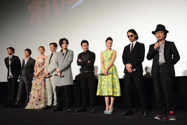 綾野剛、沢尻エリカらが歌舞伎町でファンサービス！『新宿スワン』ジャパンプレミア＆完成披露試写会フォトギャラリー（23枚目）