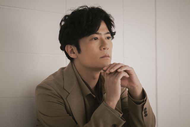 独特の雰囲気…稲垣吾郎インタビュー撮りおろしカット＜21枚＞（20枚目）