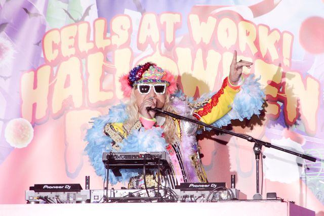 永野芽郁&佐藤健、おそろいコーデでノリノリ!『はたらく細胞』ハロウィンパーティイベント:フォトギャラリー