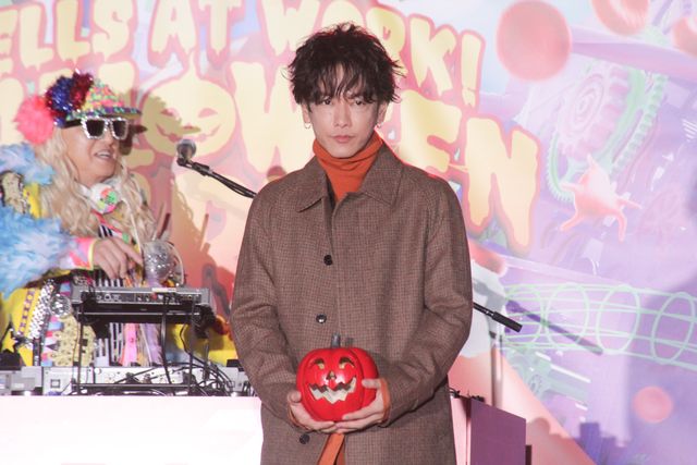 永野芽郁＆佐藤健、おそろいコーデでノリノリ！『はたらく細胞』ハロウィンパーティイベント（6枚目）