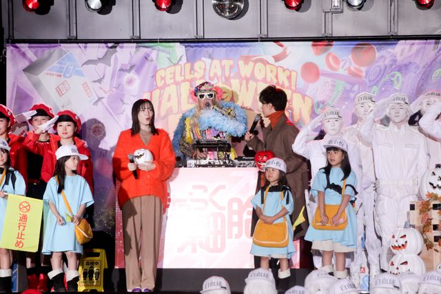 永野芽郁＆佐藤健、おそろいコーデでノリノリ！『はたらく細胞』ハロウィンパーティイベント（14枚目）