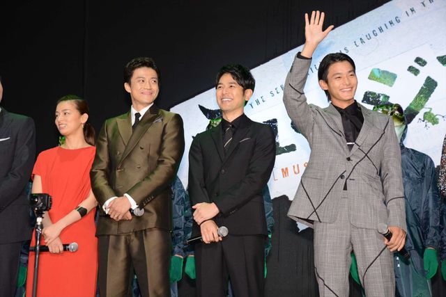 小栗旬、妻夫木聡、野村周平のこの笑顔！映画『ミュージアム』ジャパンプレミアフォトギャラリー（11枚目）