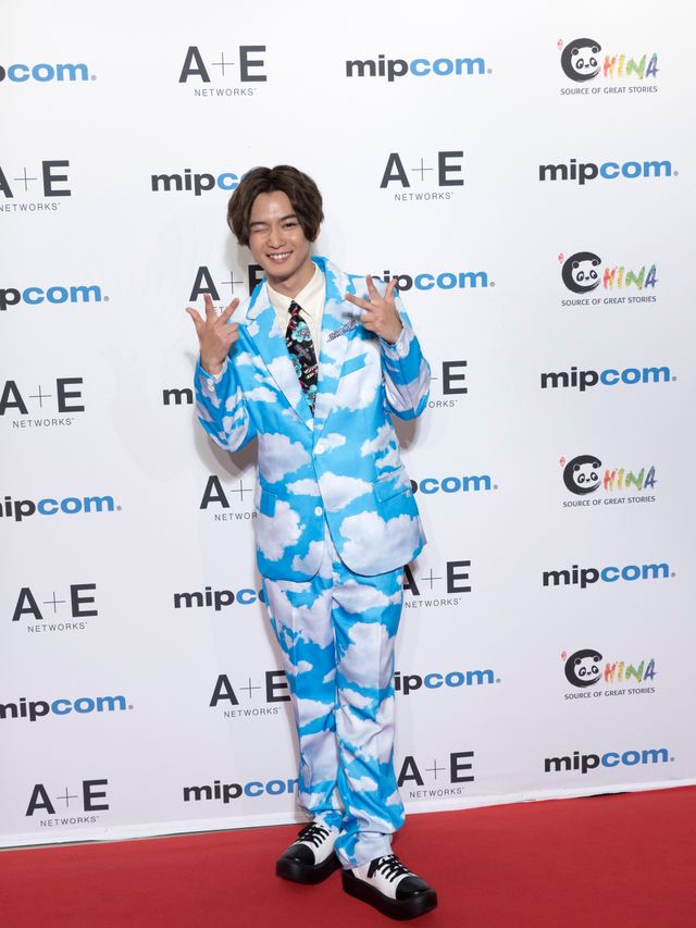 千葉雄大、派手な衣装も着こなしちゃう！：フォトギャラリー