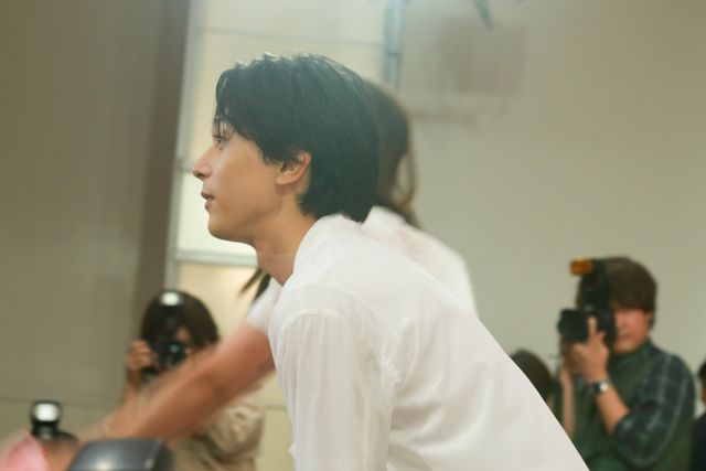 吉沢亮＆新木優子、子どものころのキュートな写真を披露！映画『あのコの、トリコ。』日本中のハートを“トリコ”イベント（6枚目）