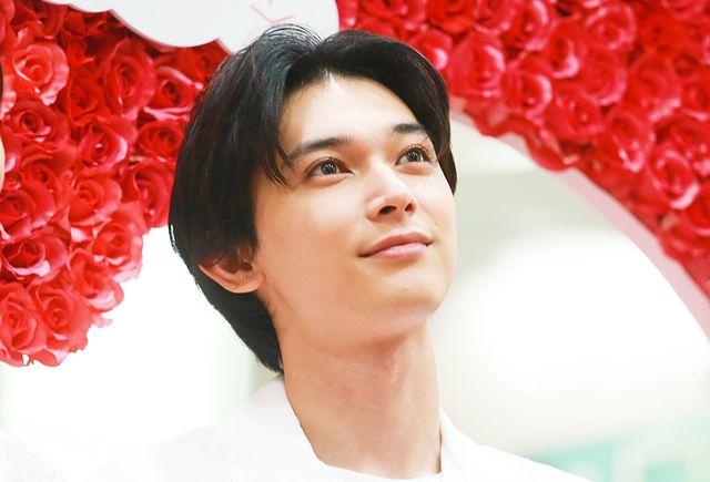 吉沢亮＆新木優子、子どものころのキュートな写真を披露！映画『あのコの、トリコ。』日本中のハートを“トリコ”イベント（16枚目）