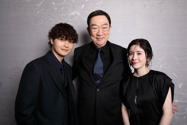 瀬戸康史×坂東彌十郎×宮澤エマ『スオミの話をしよう』3ショット＆ソロ撮りおろし＜10枚＞（4枚目）