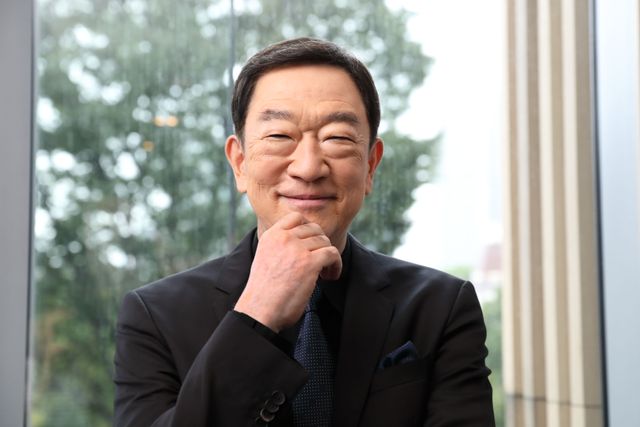 瀬戸康史×坂東彌十郎×宮澤エマ『スオミの話をしよう』3ショット＆ソロ撮りおろし＜10枚＞（7枚目）