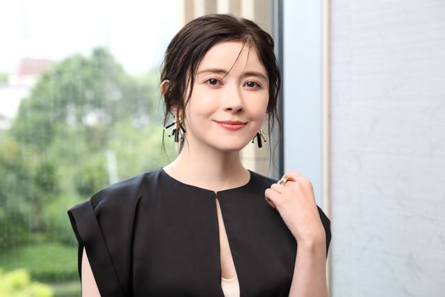 瀬戸康史×坂東彌十郎×宮澤エマ『スオミの話をしよう』3ショット＆ソロ撮りおろし＜10枚＞（9枚目）