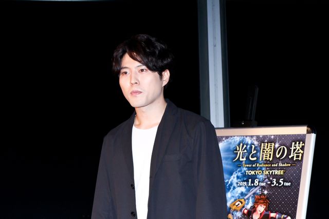 本郷奏多＆入野自由、キーブレードを手に！「光と闇の塔 TOKYO SKYTREE (R)」取材会：フォトギャラリー