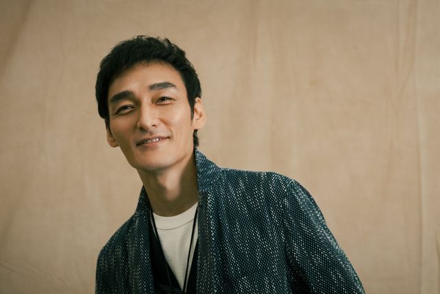 草なぎ剛のやさしい笑顔がいっぱい！映画『サバカン SABAKAN』インタビューカット：フォトギャラリー