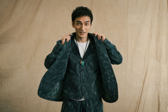 草なぎ剛のやさしい笑顔がいっぱい！映画『サバカン SABAKAN』インタビューカット（3枚目）