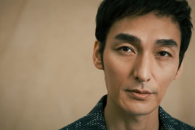 草なぎ剛のやさしい笑顔がいっぱい！映画『サバカン SABAKAN』インタビューカット（9枚目）