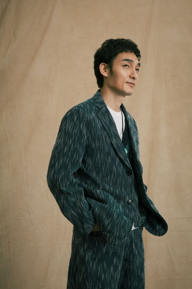 草なぎ剛のやさしい笑顔がいっぱい！映画『サバカン SABAKAN』インタビューカット（11枚目）