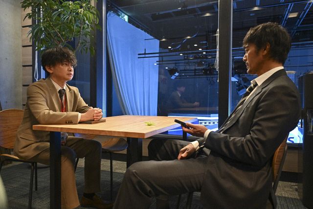 月城かなとがアナウンサー役！日曜劇場「キャスター」アナウンサー第2話場面写真【ネタバレあり】（2枚目）