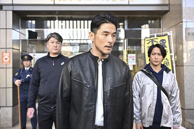 月城かなとがアナウンサー役！日曜劇場「キャスター」アナウンサー第2話場面写真【ネタバレあり】（4枚目）