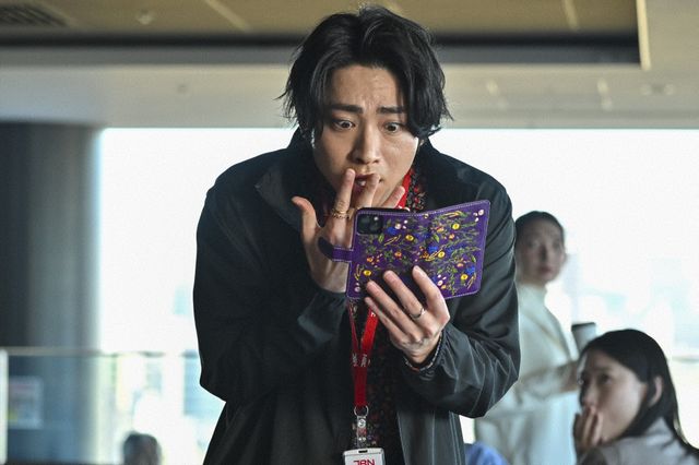 月城かなとがアナウンサー役！日曜劇場「キャスター」アナウンサー第2話場面写真【ネタバレあり】（10枚目）