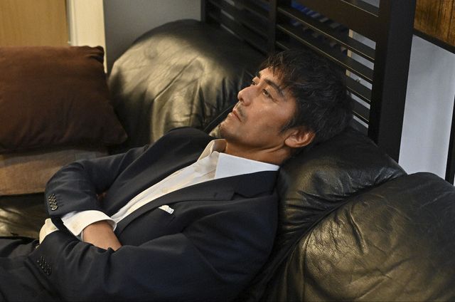 月城かなとがアナウンサー役！日曜劇場「キャスター」アナウンサー第2話場面写真【ネタバレあり】（11枚目）