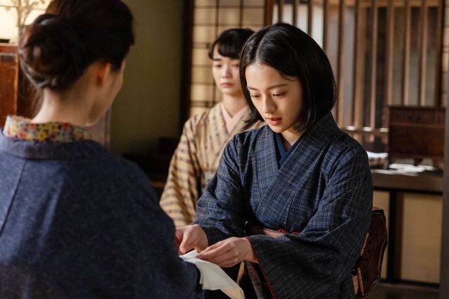 【画像5枚】朝ドラ「風、薫る」直美（上坂樹里）が多江（生田絵梨花）から受け取って…第110回場面写真：フォトギャラリー