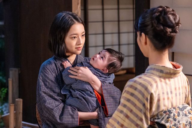 【画像5枚】朝ドラ「風、薫る」直美（上坂樹里）が多江（生田絵梨花）から受け取って…第110回場面写真（3枚目）