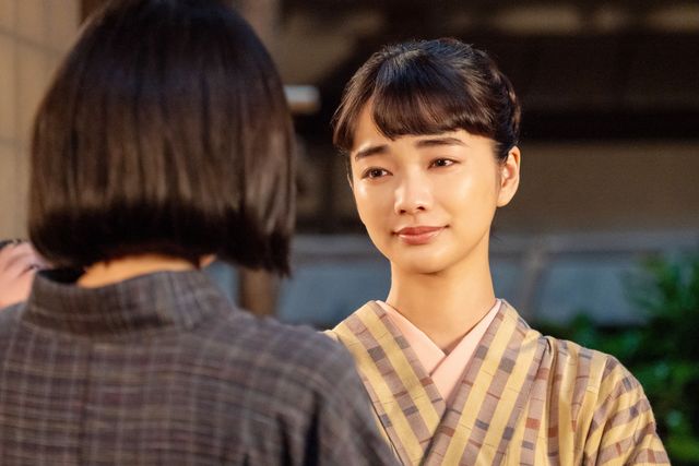 【画像5枚】朝ドラ「風、薫る」直美（上坂樹里）が多江（生田絵梨花）から受け取って…第110回場面写真（4枚目）