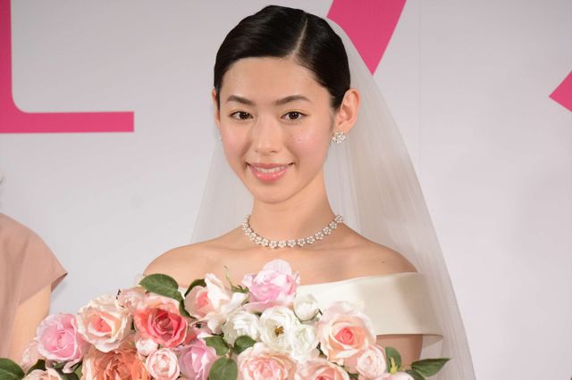白石聖、美しいウエディングドレス姿で登壇！「ゼクシィ」新CM発表会（6枚目）