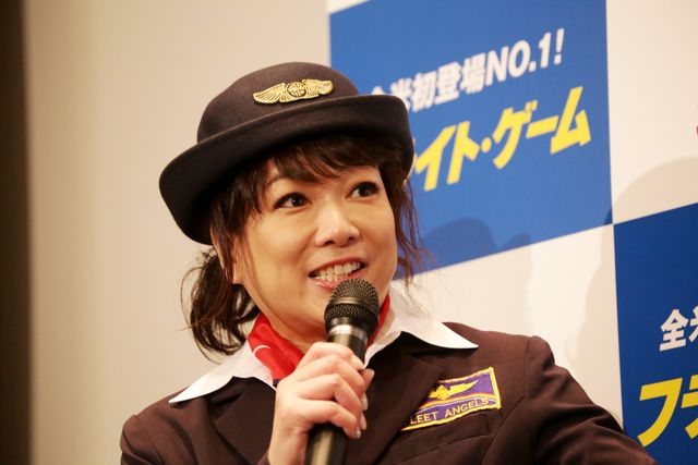 堀ちえみいわく「コスプレ感たっぷり」なCA衣装フォトギャラリー（4枚目）