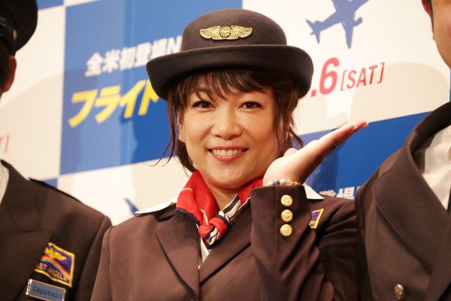 堀ちえみいわく「コスプレ感たっぷり」なCA衣装フォトギャラリー（7枚目）