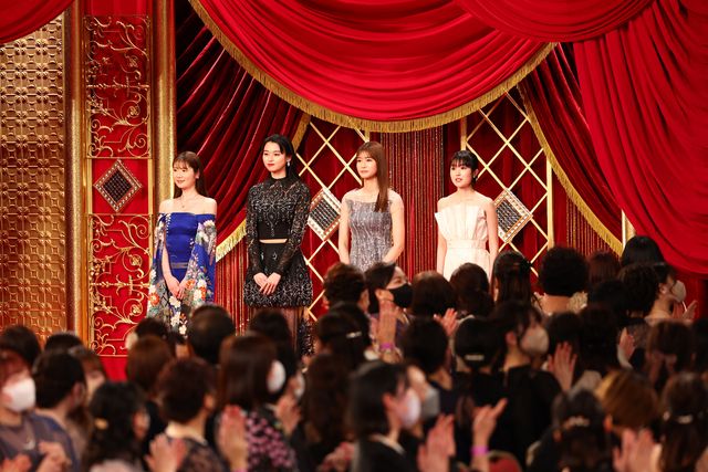 美しい！のん、有村架純、広瀬すず、吉岡里帆ら女優陣がレッドカーペットに：フォトギャラリー