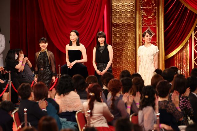 美しい！のん、有村架純、広瀬すず、吉岡里帆ら女優陣がレッドカーペットに（6枚目）