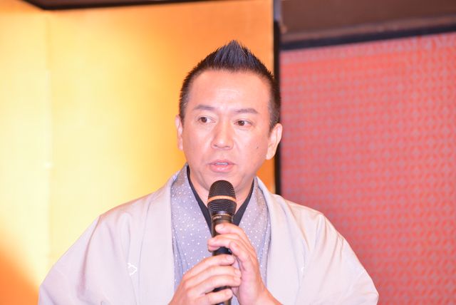 オレンジのスカートがキュート！前田敦子フォトギャラリー（4枚目）