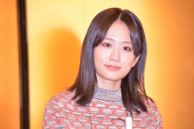 オレンジのスカートがキュート！前田敦子フォトギャラリー（8枚目）