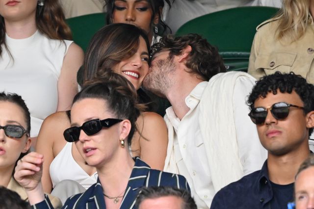 ウィンブルドンでのモニカ・バルバロとアンドリュー・ガーフィールド（2枚目）