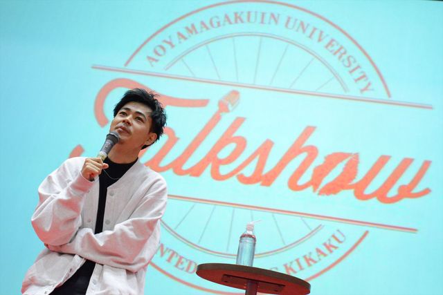 【11枚】成田凌が青山学院大学の学園祭に登場！：フォトギャラリー