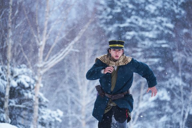 連続ドラマW「ゴールデンカムイ 」第1話「伝説の熊撃ち」フォトギャラリー（11枚目）