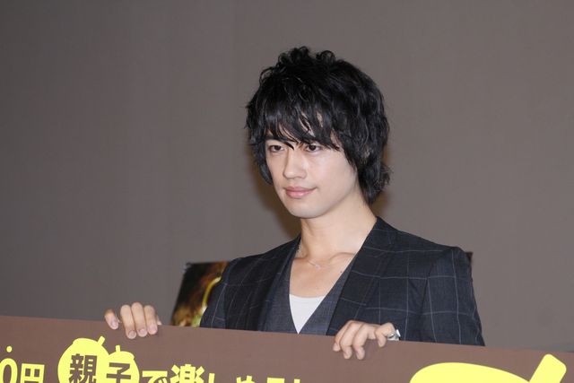 色男・斎藤工が子供の質問に「かわいい」とご機嫌！『小さな世界はワンダーランド』初日舞台あいさつ【フォトギャラリー】（4枚目）