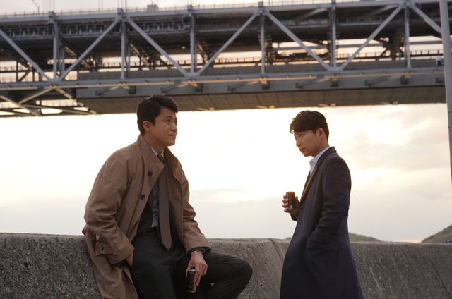 『罪の声』小栗旬＆星野源のスーツスタイル！（23枚目）