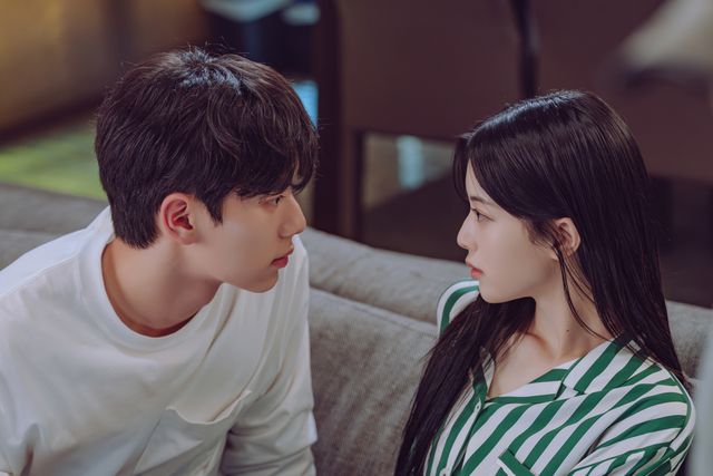 ヒリヒリ感が漂う…韓ドラ「ヒエラルキー」場面写真：フォトギャラリー