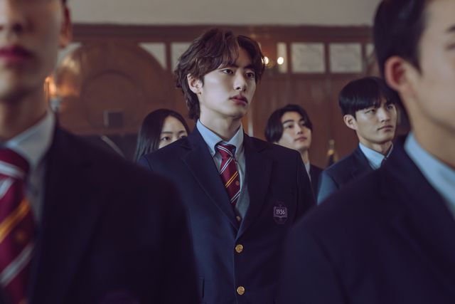 ヒリヒリ感が漂う…韓ドラ「ヒエラルキー」場面写真（8枚目）