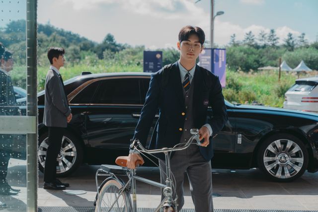 ヒリヒリ感が漂う…韓ドラ「ヒエラルキー」場面写真（16枚目）