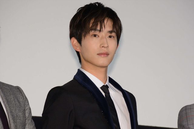 土屋太鳳、北村匠海ら仲良しキャスト陣！『春待つ僕ら』公開“Anniversary”舞台あいさつ（2枚目）