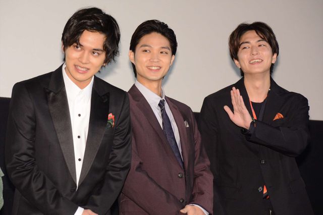 土屋太鳳、北村匠海ら仲良しキャスト陣！『春待つ僕ら』公開“Anniversary”舞台あいさつ（5枚目）