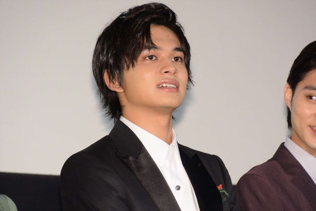 土屋太鳳、北村匠海ら仲良しキャスト陣！『春待つ僕ら』公開“Anniversary”舞台あいさつ（6枚目）