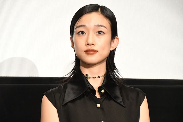 河合優実、押山監督に花束のプレゼント！『ルックバック』舞台あいさつ（6枚目）