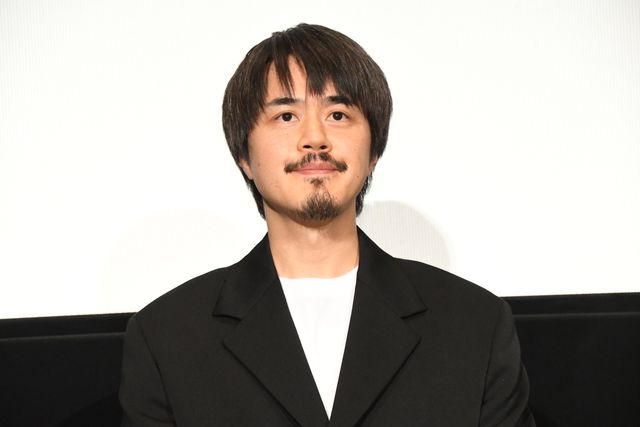 河合優実、押山監督に花束のプレゼント！『ルックバック』舞台あいさつ（11枚目）