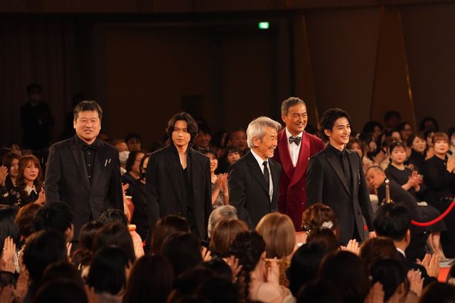 横浜流星＆松村北斗＆渡辺謙ら華麗に登場！レッドカーペットで夢の共演（4枚目）